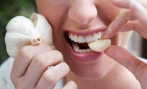 Trị viêm họng bằng tỏi