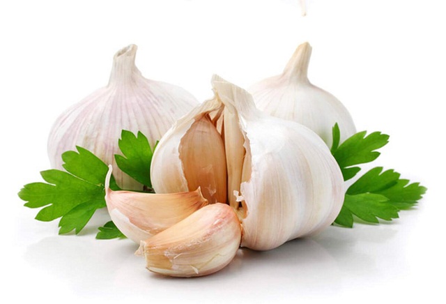 Bệnh viêm xoang nên ăn củ tỏi