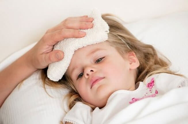 Sốt nhẹ ở trẻ nhỏ khi bị cảm lạnh Sốt nhẹ ở trẻ nhỏ khi bị cảm lạnh