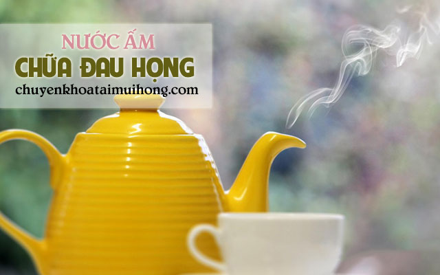 Uống nhiều nước ấm để chữa và hạn chế mắc chứng đau họng