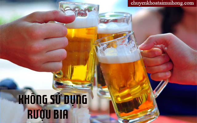 Khan tiếng không nên sử dụng rượu bia.