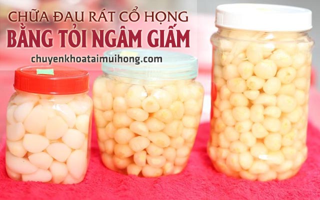 Chữa đau rát cổ họng bằng tỏi ngâm giấm