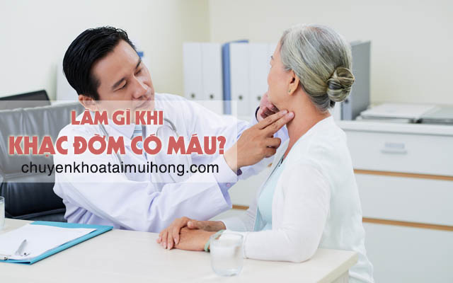 Nên làm gì khi bị khạc đờm ra máu?