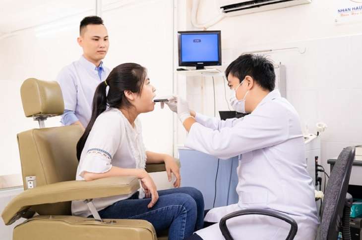 Đốt viêm họng hạt có thể khiến người bệnh mắc ung thu vòm họng Đốt viêm họng hạt có thể khiến người bệnh mắc ung thu vòm họng