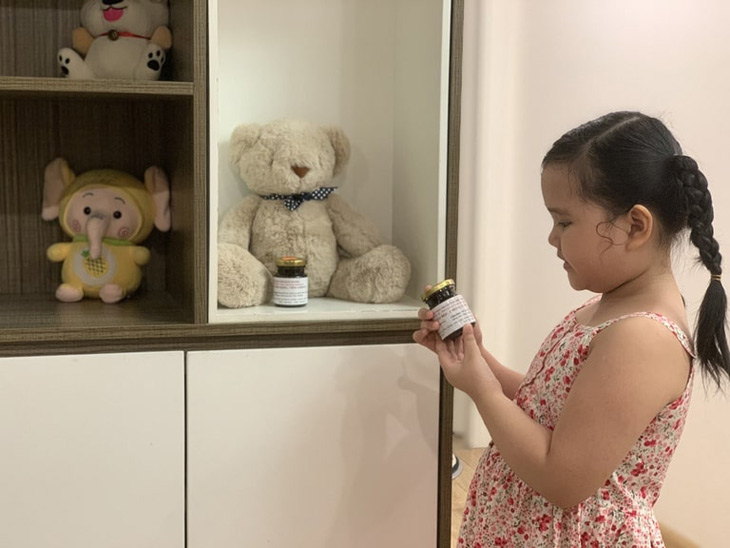 Hà Phương có thể dễ dàng tự pha cao thuốc Đỗ Minh Đường vì vô cùng tiện lợi Hà Phương có thể dễ dàng tự pha cao thuốc Đỗ Minh Đường vì vô cùng tiện lợi