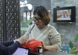 Mẹ bầu – chị Thanh trong lần tái khám tại nhà thuốc Đỗ Minh Đường