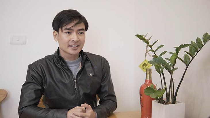 Bệnh viêm họng ảnh hưởng khá nhiều đến công việc MC của anh Hiển Bệnh viêm họng ảnh hưởng khá nhiều đến công việc MC của anh Hiển